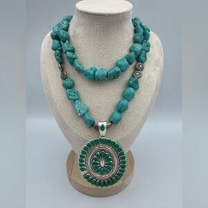 Southwestern Turquoise Style Bead Necklace Large Pendant Silver Tone
